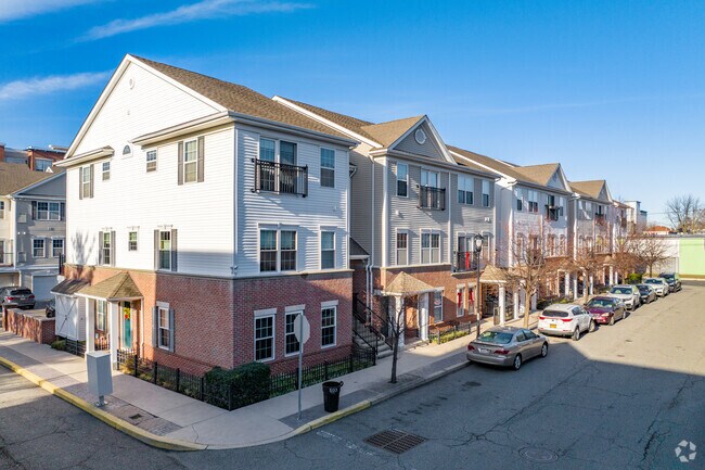Building Photo - 55 Mallory Ave