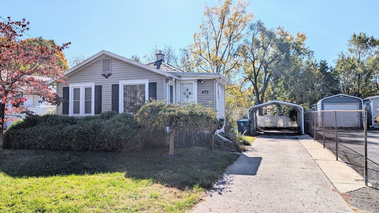 Foto principal - Three Bedroom Home in Kalamazoo