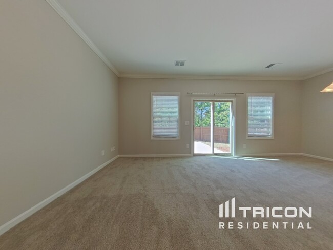 Foto del edificio - 661 Dawsons Park Wy