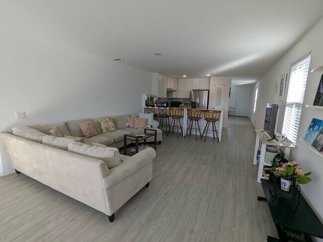 Foto del edificio - Room in Single Family Home on Repeating Wy