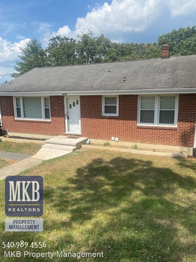 3434 Poplar Dr, Cave Spring, VA 24018 House Rental in Cave Spring, VA