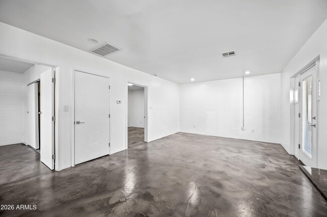 Building Photo - 3615 N 15th Ave