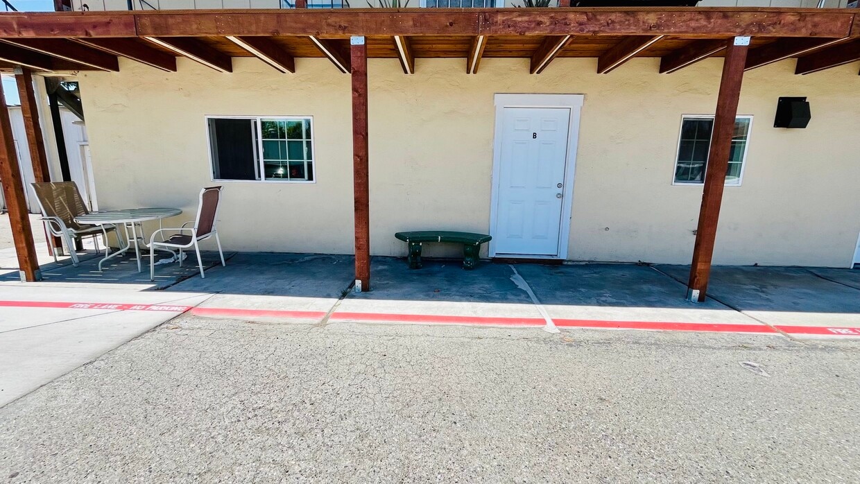 FRONT DOOR - 1298 Shortridge Ave