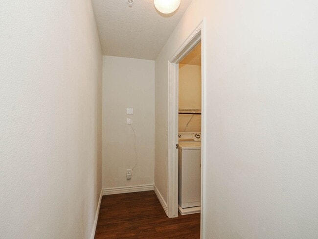 Foto del edificio - 3 Bedroom, 2 Bathroom Condo