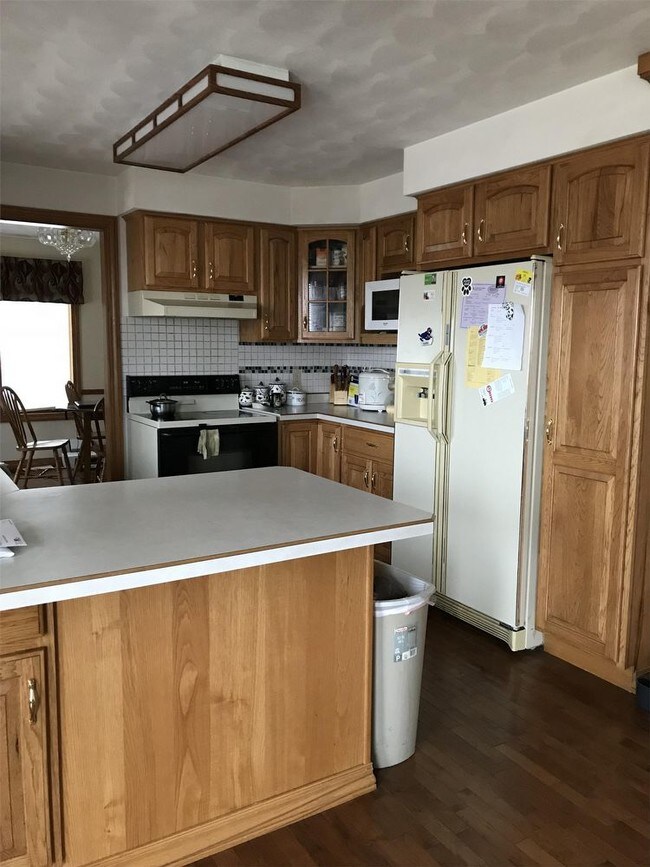 Building Photo - 1220 West Deerwood Court