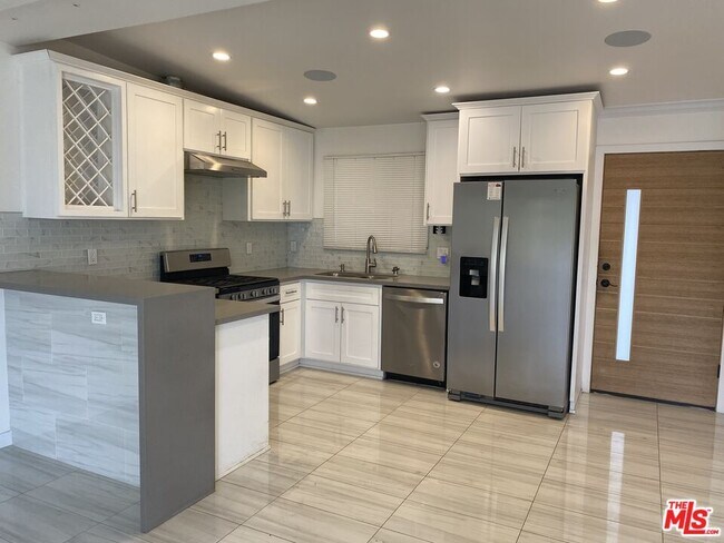 Foto del edificio - 11162 Tamarack Ave