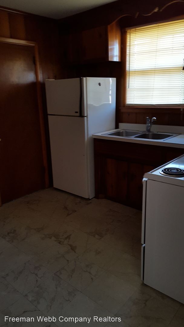 Building Photo - 2 br, 1 bath House - 412-B Alta Loma Road