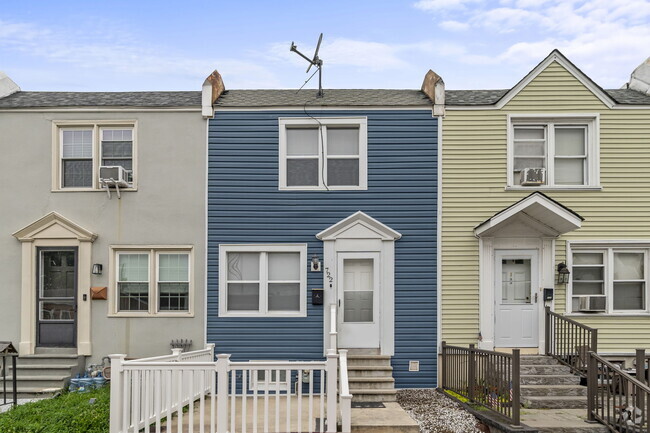 Building Photo - 722 Shaw Ave