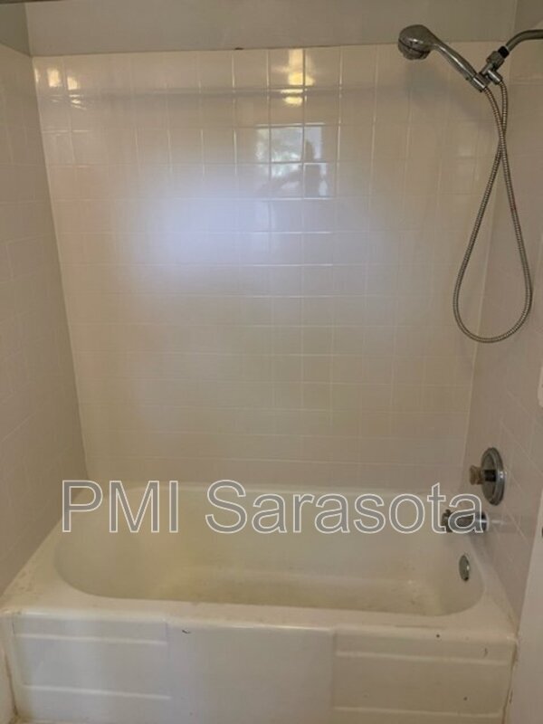 Foto del edificio - 1766 Morrill St