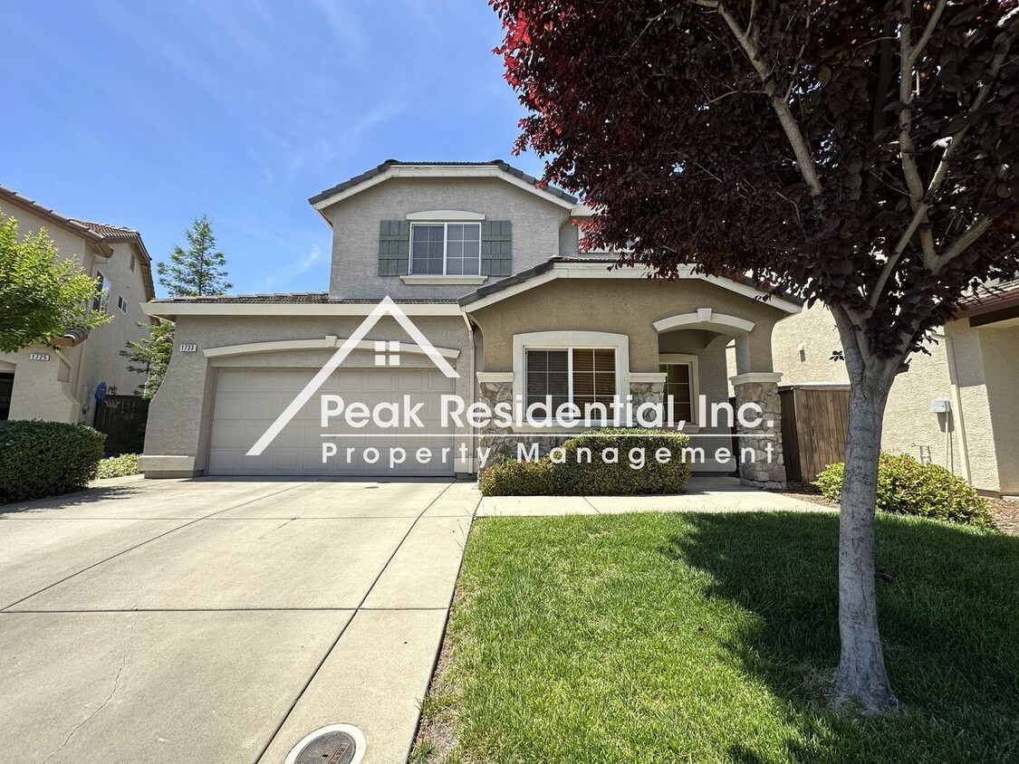 Foto principal - 3 br, 2.5 bath House - 1733 Blue Beaver Wy