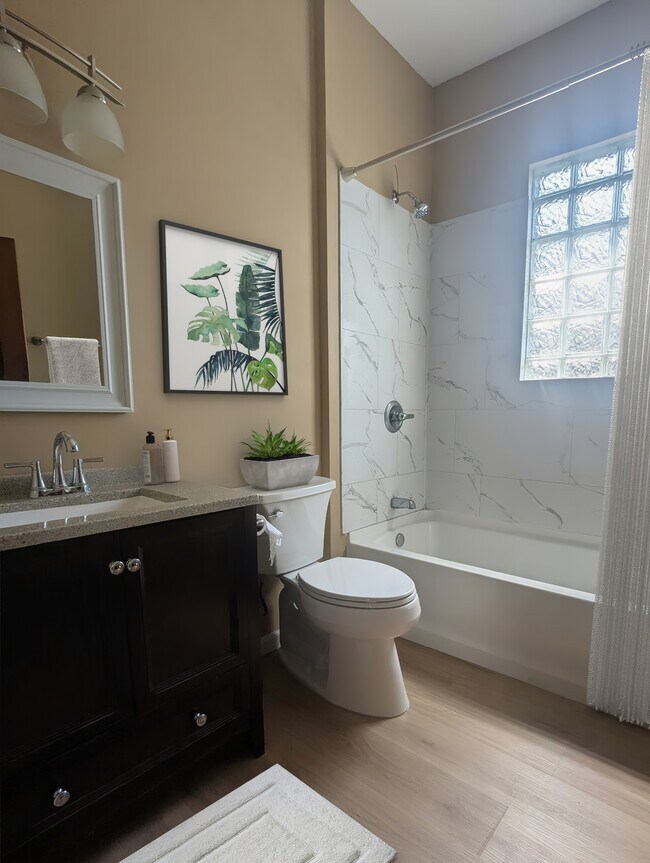 Baño del piso principal - 2912 Felix St