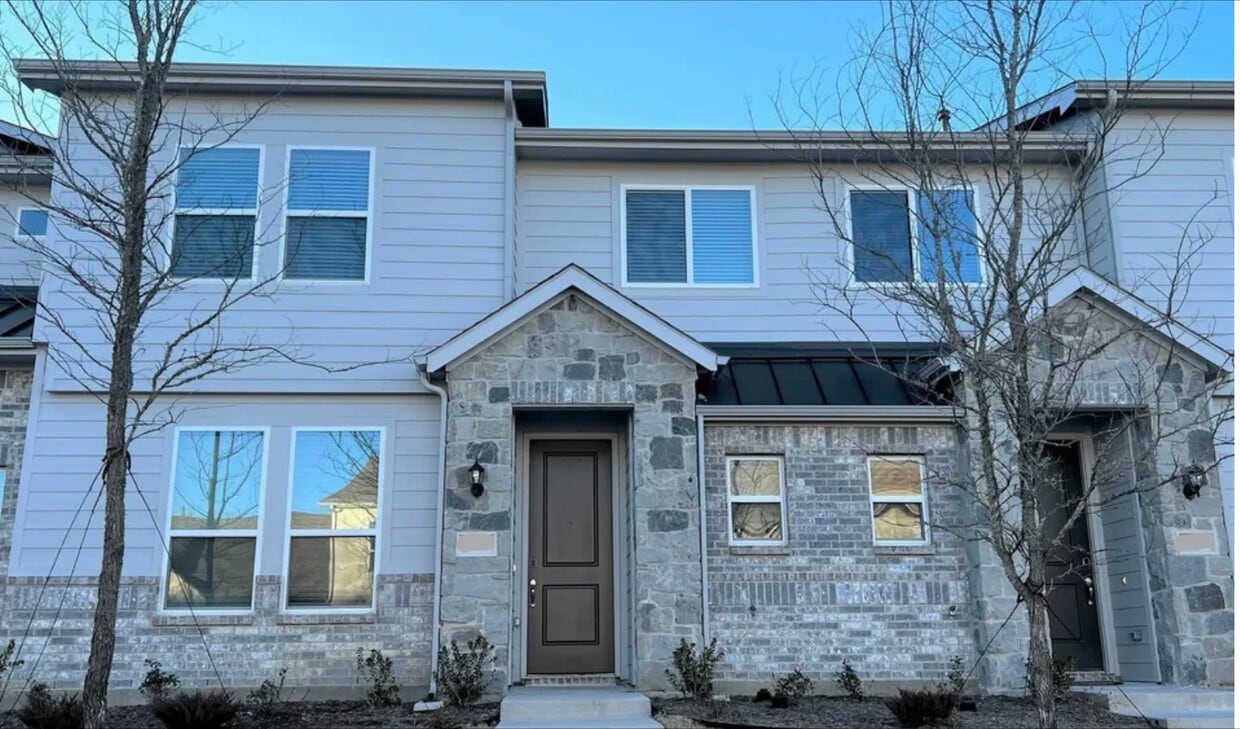 1333 Pebblebrook Ln, McKinney, TX 75071 Townhome Rentals in McKinney