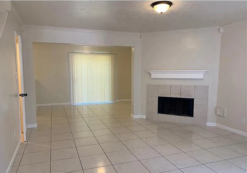 Building Photo - 8819 Roaring Point Dr