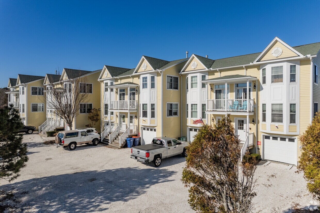 117 Short Street Townhomes for Rent Plymouth, MA