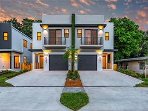 Building Photo - 841-843 SW 29th St