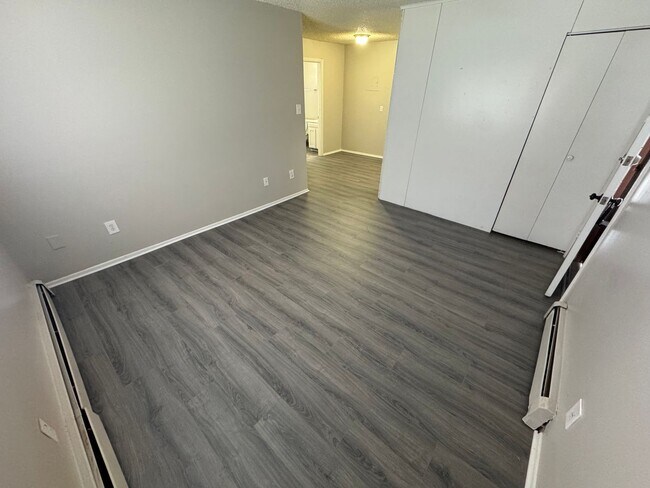 Foto del edificio - 30 El Paso Blvd