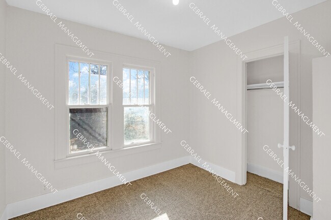 Building Photo - 2421 Prospect St