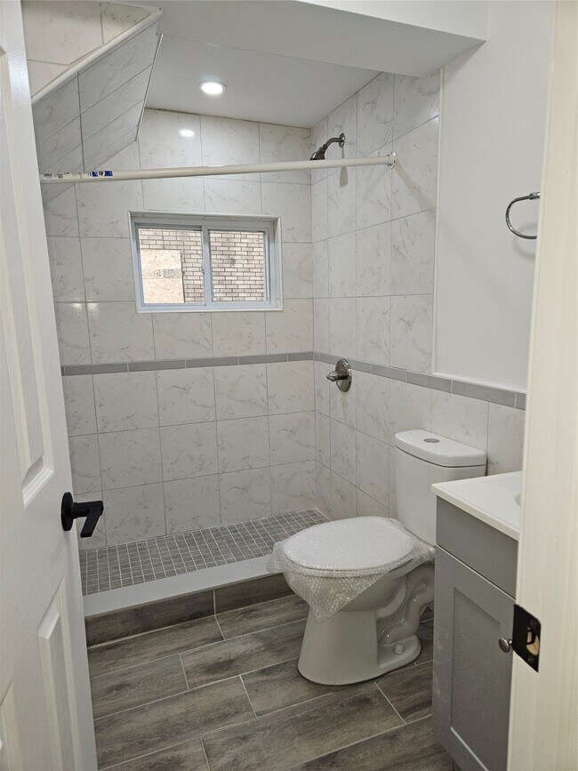 Foto del edificio - 120 Henry St