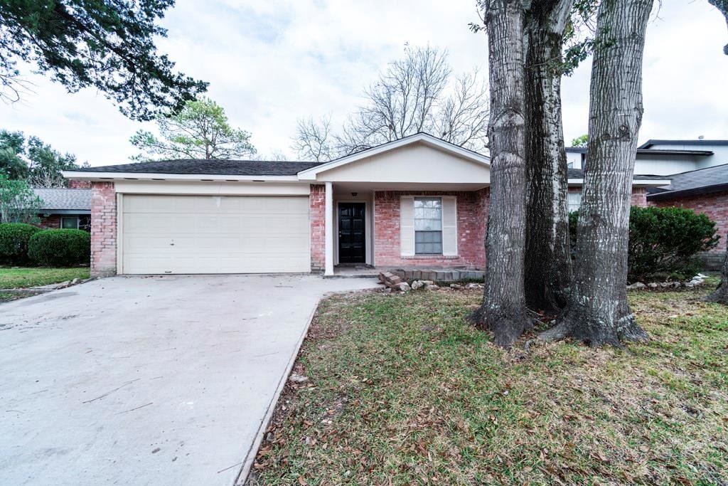 Foto principal - 10527 Town Square Rd