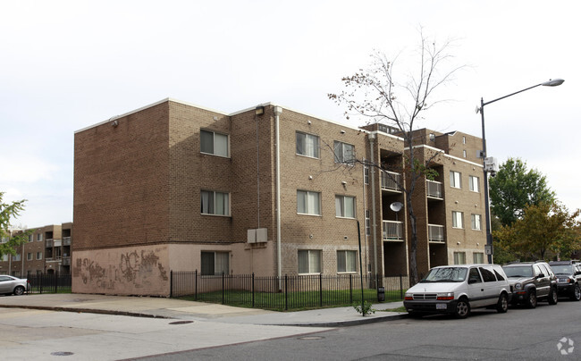 Foto del edificio - Columbia Heights Village