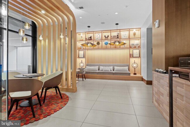 Foto del edificio - 925 N Fairfax St