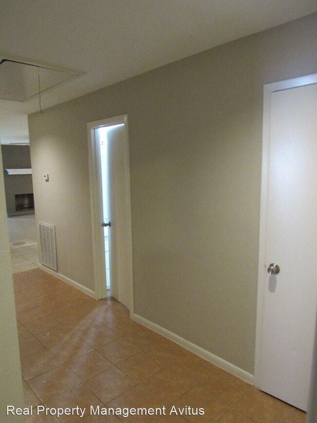 Building Photo - 3 br, 2 bath House - 8414 Beechnut Street ...
