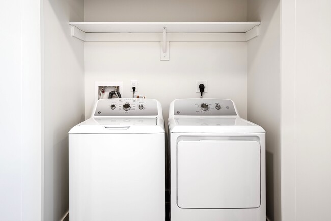 Full Size Washer and Dryer - The Arno