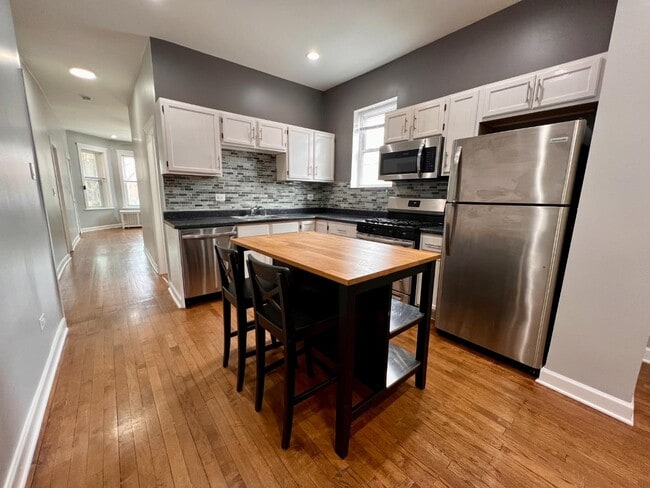 Photo - 3415 W Lyndale St - 3415-1 Apartment