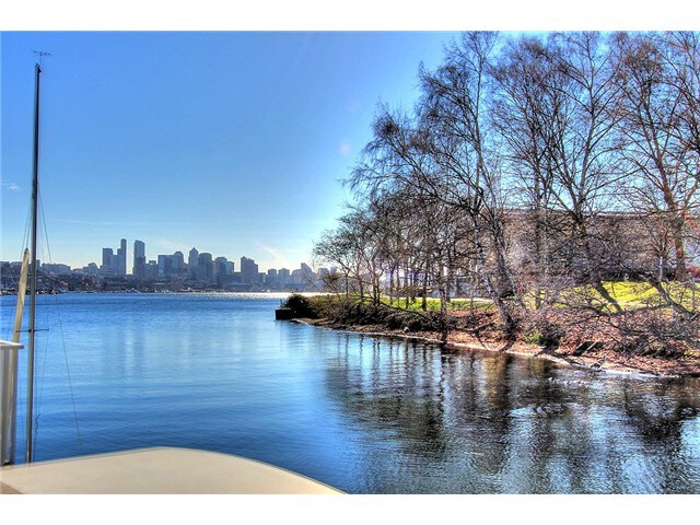 Foto del edificio - 2143 N Northlake Way