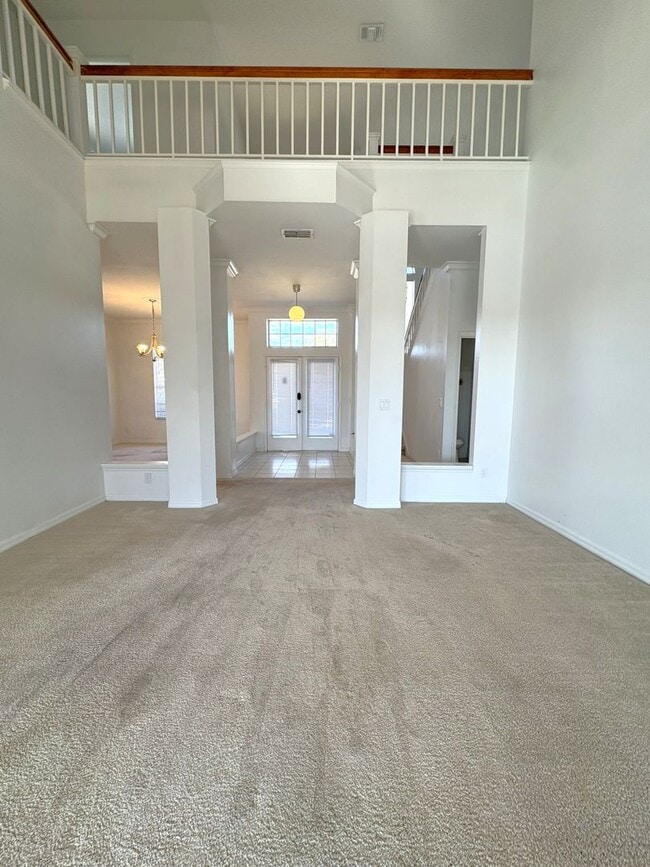 Photo - Available NOW!  Spacious 4 Bedroom, 2.5 bath Pool Home - Hunter's Creek!