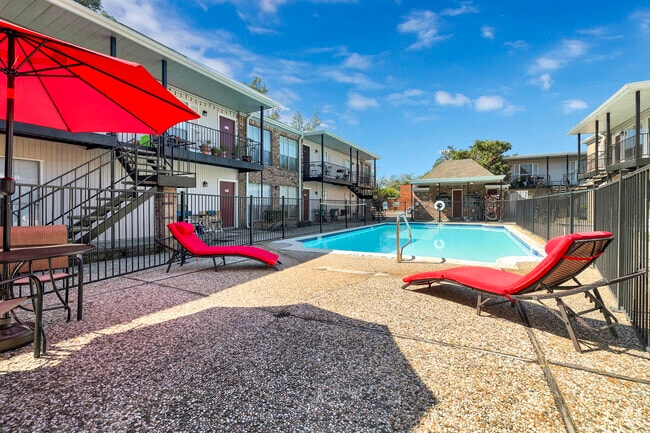 Piscina - Crossings at St. Charles