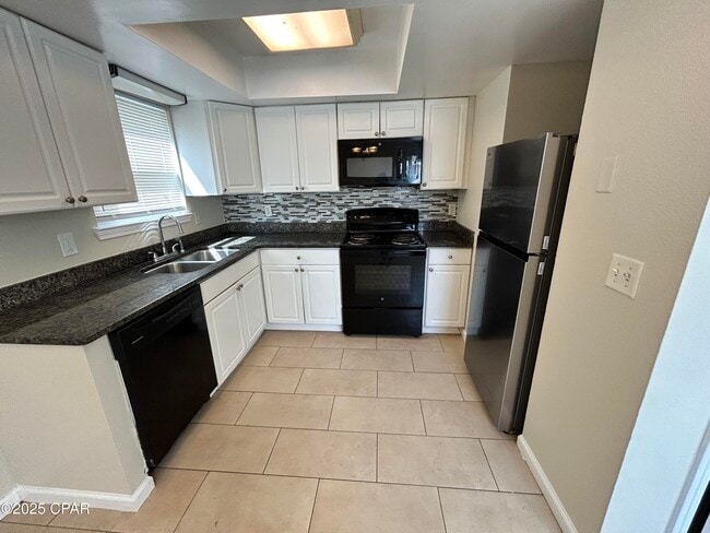 Foto del edificio - 3914 E 11th St