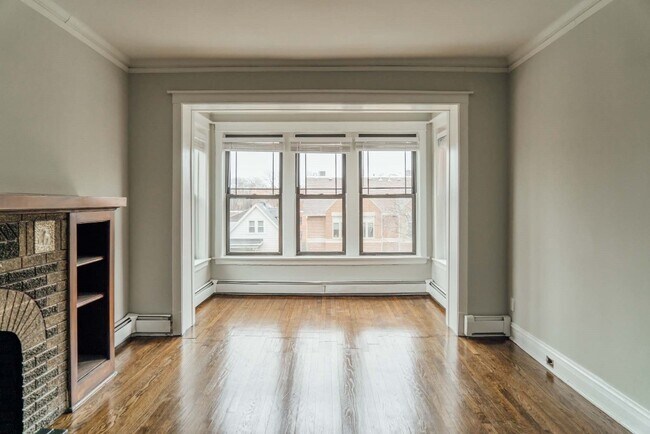 Building Photo - 5433 S Drexel Ave