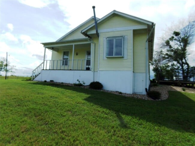 Building Photo - 16133 F M Rd