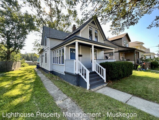 Building Photo - 5 br, 2 bath House - 1522 Clinton St - 1
