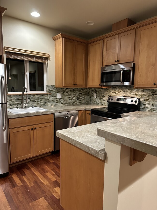 Foto del edificio - 9216 35th Ave SW