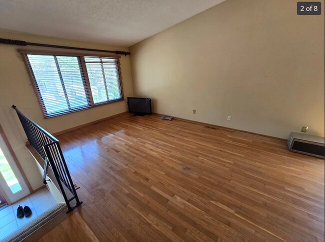 Building Photo - 2234 Oregon Ct