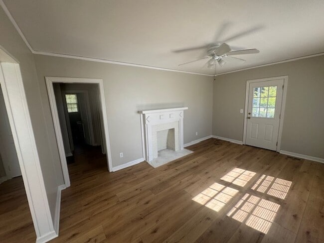 Foto del edificio - 245 Beechwood Cir