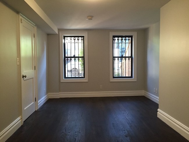 Building Photo - 685 Madison St