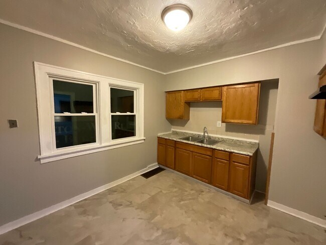 Foto del edificio - 4384 E 136th St