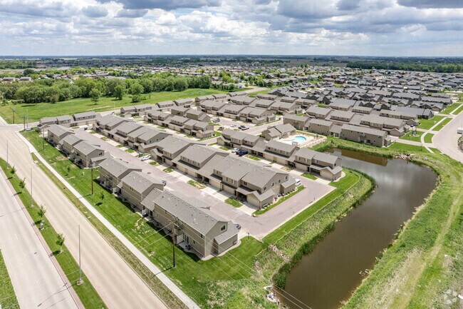 Foto del edificio - West Pointe Commons