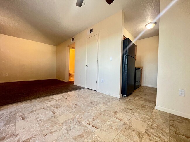 Foto del edificio - 4601 Carlisle Blvd NE