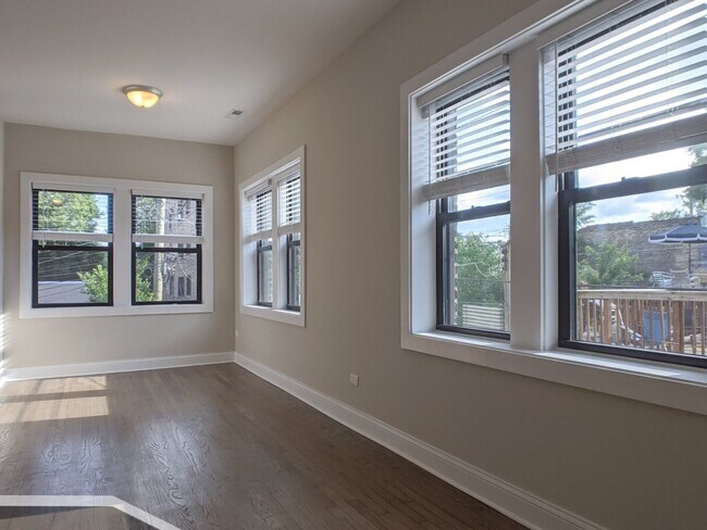 Building Photo - 3409 W Fullerton Ave