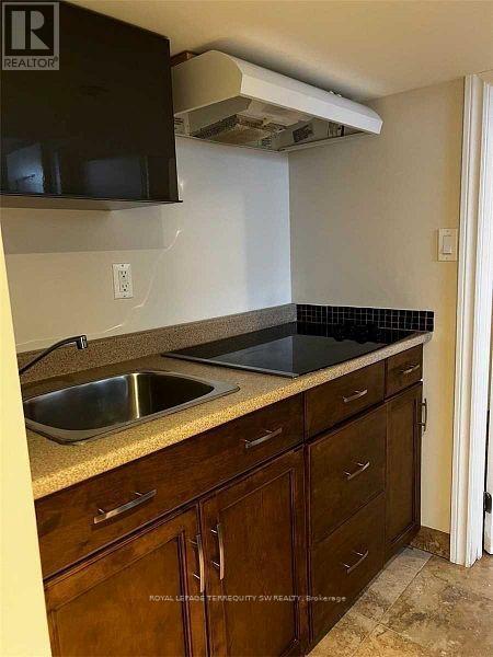 Building Photo - 360 East Ave