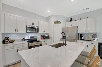 Building Photo - 4375 Hammock Grove Dr