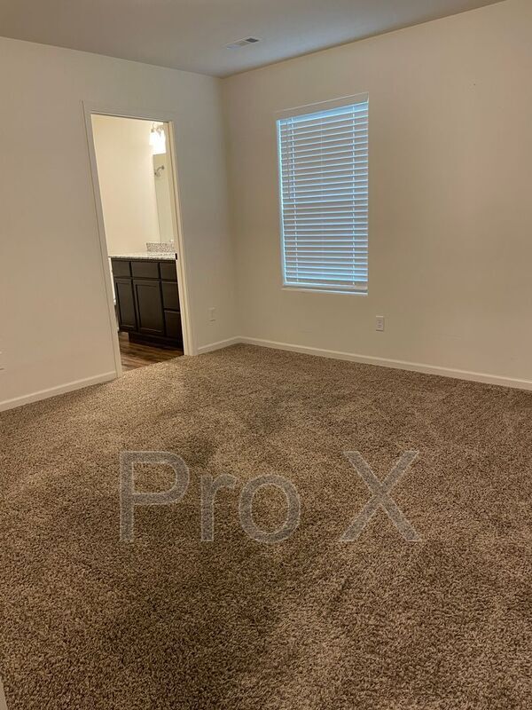 Foto del edificio - 731 N Oak St