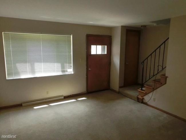 Foto del edificio - 2 br, 1 bath Townhome - 1487 W Lane Ave