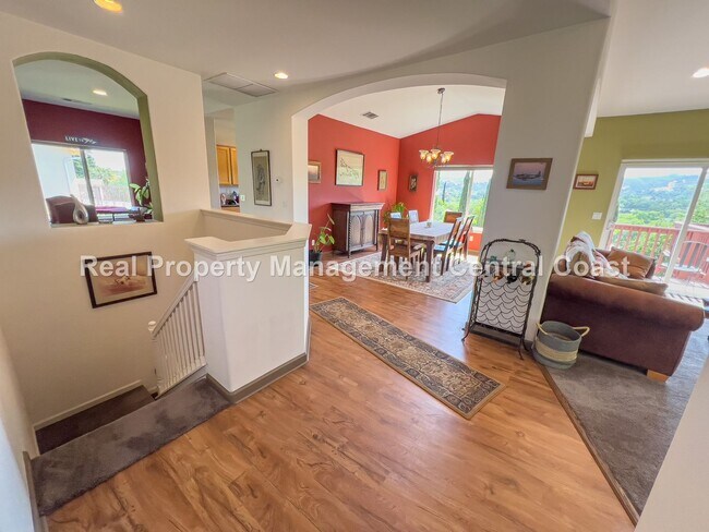Foto del edificio - LEASE PENDING - Gorgeous 3 Bedroom Paso Ro...