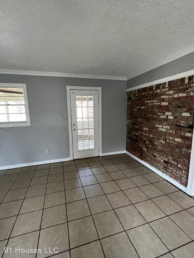Building Photo - 4 br, 1.5 bath House - 3125 Shed Road