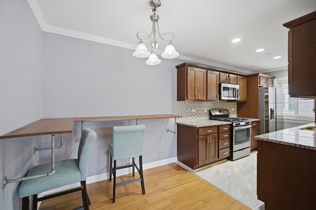 Foto del edificio - 1306 Cove Dr